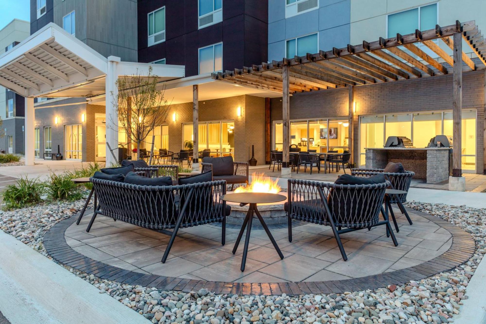 Towneplace Suites By Marriott Chesterfield Exterior photo